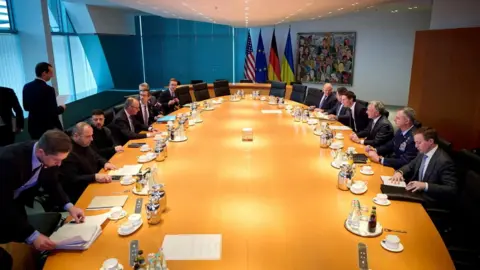 Progress in Ukraine Ceasefire Talks Amid Geopolitical Tensions