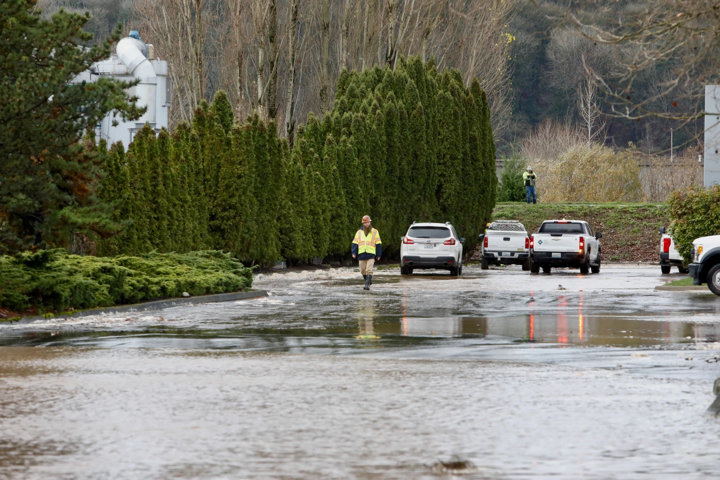 Urgent Evacuations Ordered as Levee Breaches in Washington State