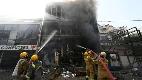 Fatal Fire in Lucknow Kills 15 as Inquiry Imposed