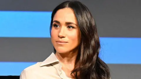 Meghan Markle Attempts Reconciliation with Estranged Father Amid Health Crisis