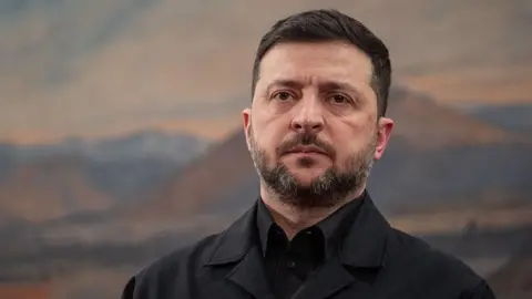 Zelensky Set to Discuss US Peace Proposal with Trump Amidst Ukraine-Russia Tensions