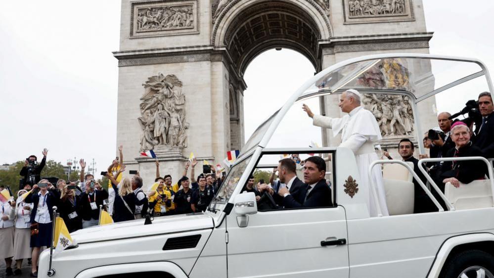 Pope Leo XIV's Paris Mass Draws Half‑Million as He Traverses the Champs‑Élysées