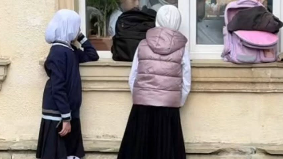 Azerbaijan’s Hijab Ban Sparks Hunger‑free Protests, Tensions with Turkey Rise