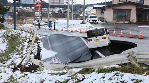 Rising Fears of a Megaquake: Japan on High Alert After 7.5 Magnitude Tremor