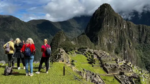 Tourist Bus Dispute Strands Visitors at Machu Picchu