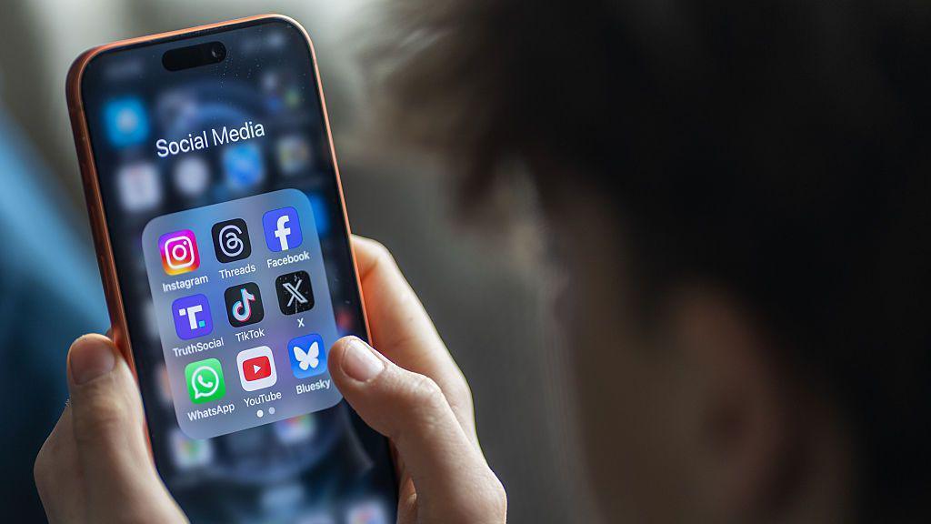 New Zealand Considers 16‑Year‑Old Social‑Media Ban