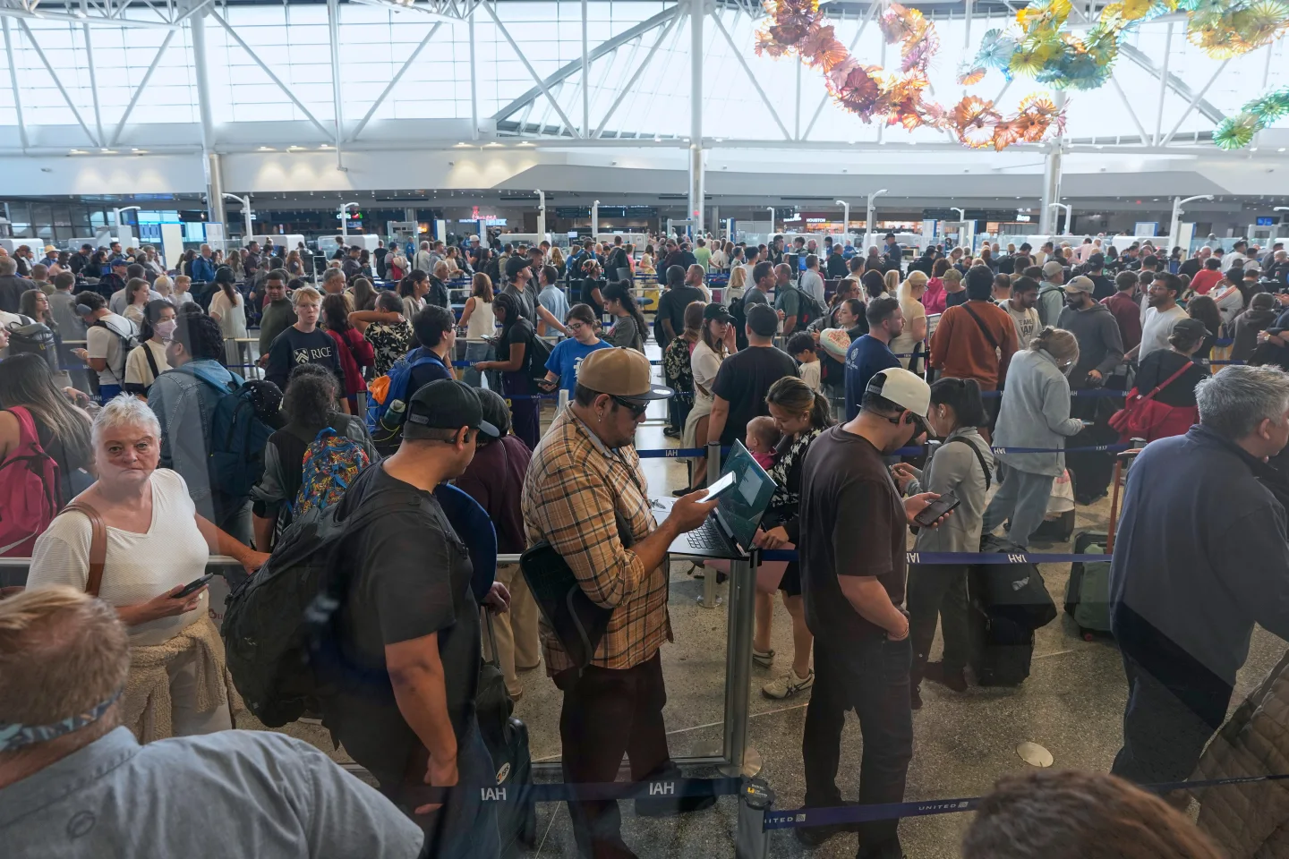 Houston Airport Suffers Severe Delays Amid Government Shutdown