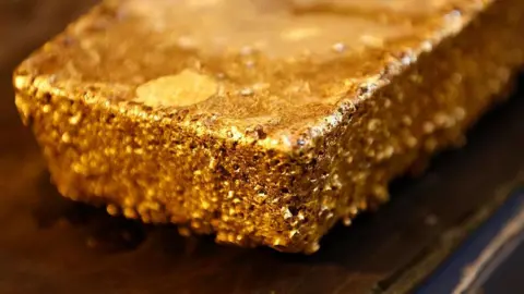 Guinea Bans Raw Gold Exports to Boost Domestic Refining