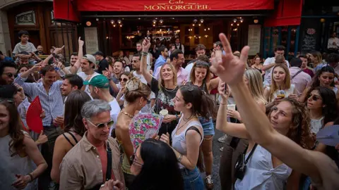 France Bans Alcohol at Music Festival as Heatwave Threatens