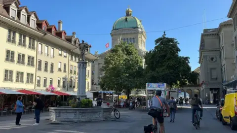Swiss Citizens Vote in Favor of Electronic ID Cards with Narrow Margin