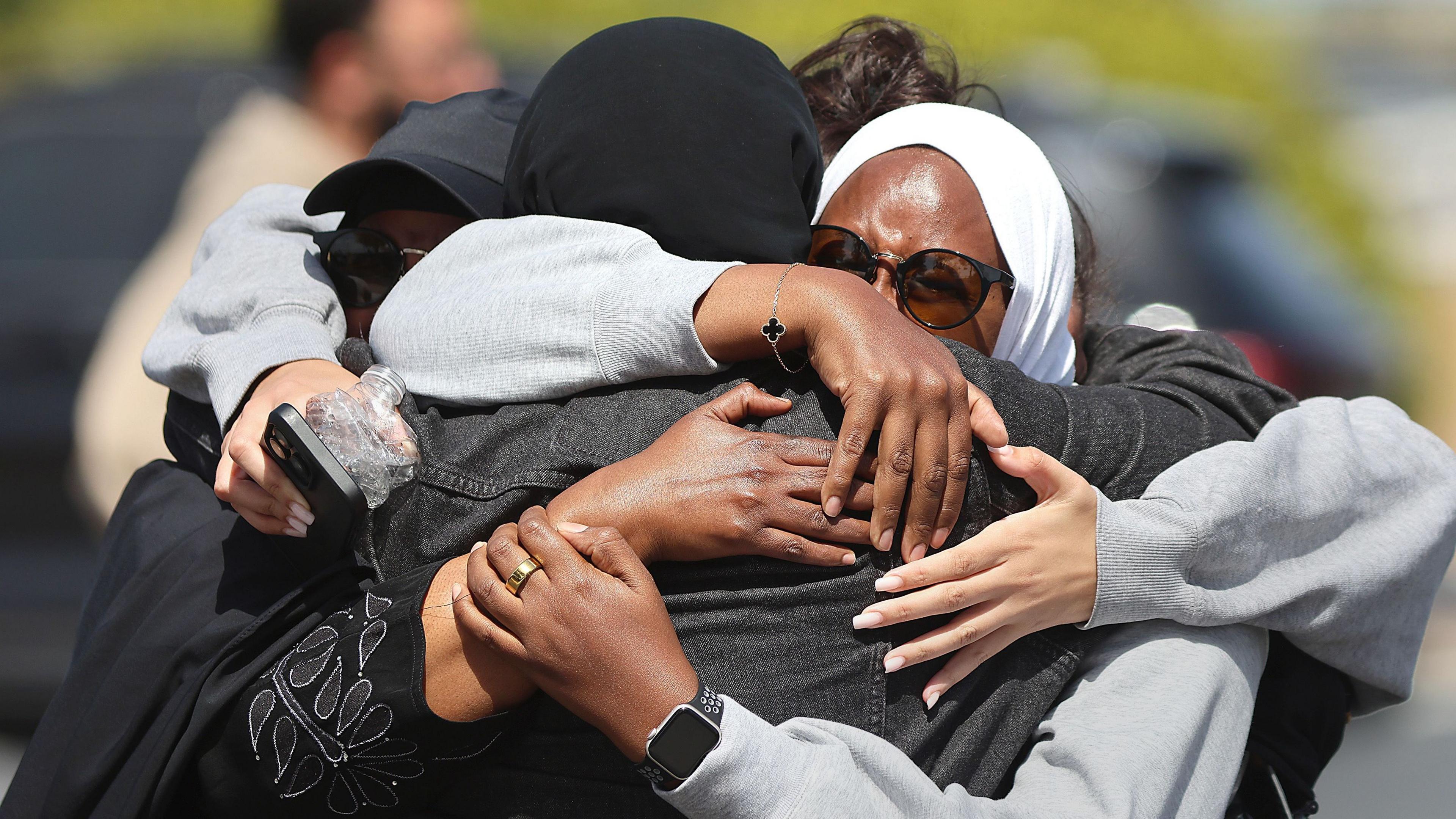 Teen Girl Charged With Murder After Livestreaming San Diego Mosque Attack
