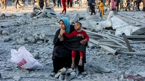 Gaza in Disbelief as Trump Embraces Hamas’ Conditional Response to US Peace Proposal