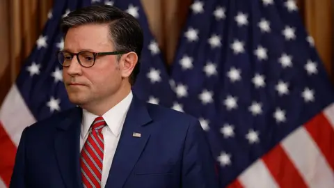 US House on Brink of Historic Vote to End Government Shutdown