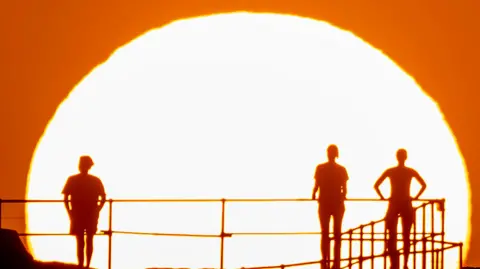 Global Climate Action Struggles: Most Nations Miss New Pledge Deadline Ahead of COP30