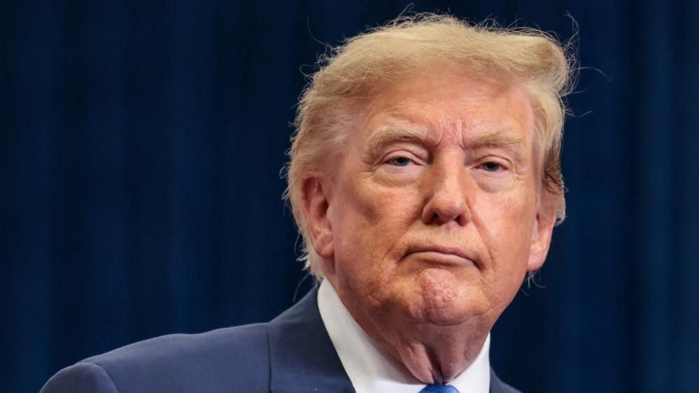 Trump Signals U.S. Review of Falklands Stance as UK Urged to Boost Defense Spend