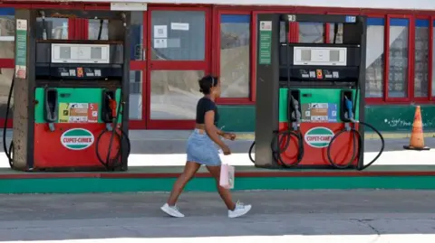 Russian Oil Tanker Arrives in Cuba Amid Blockade Loosening Remarks by Trump