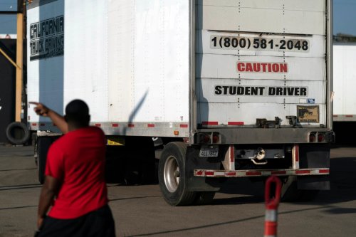 New Regulations for Trucking Schools May Heighten Immigrant Driver Anxiety