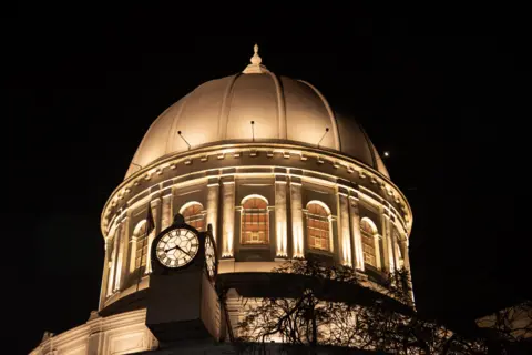 Kolkata Shines: Bringing Parisian Elegance to Indian Nights