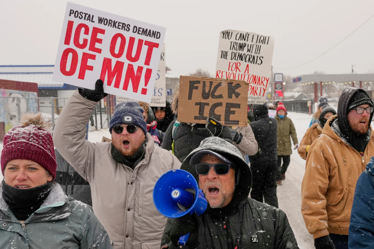 Democrats Shift Strategy Amid Outrage Over Immigration Crackdowns in Minnesota