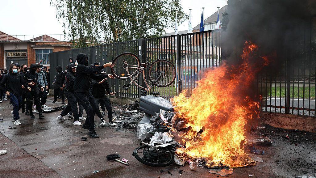 France Sees Over 400 Teen Detained as Nationwide Student Protests Escalate