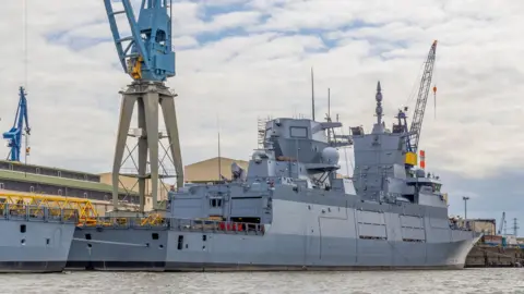 Two Arrested for Attempted Sabotage of German Naval Ships in Hamburg
