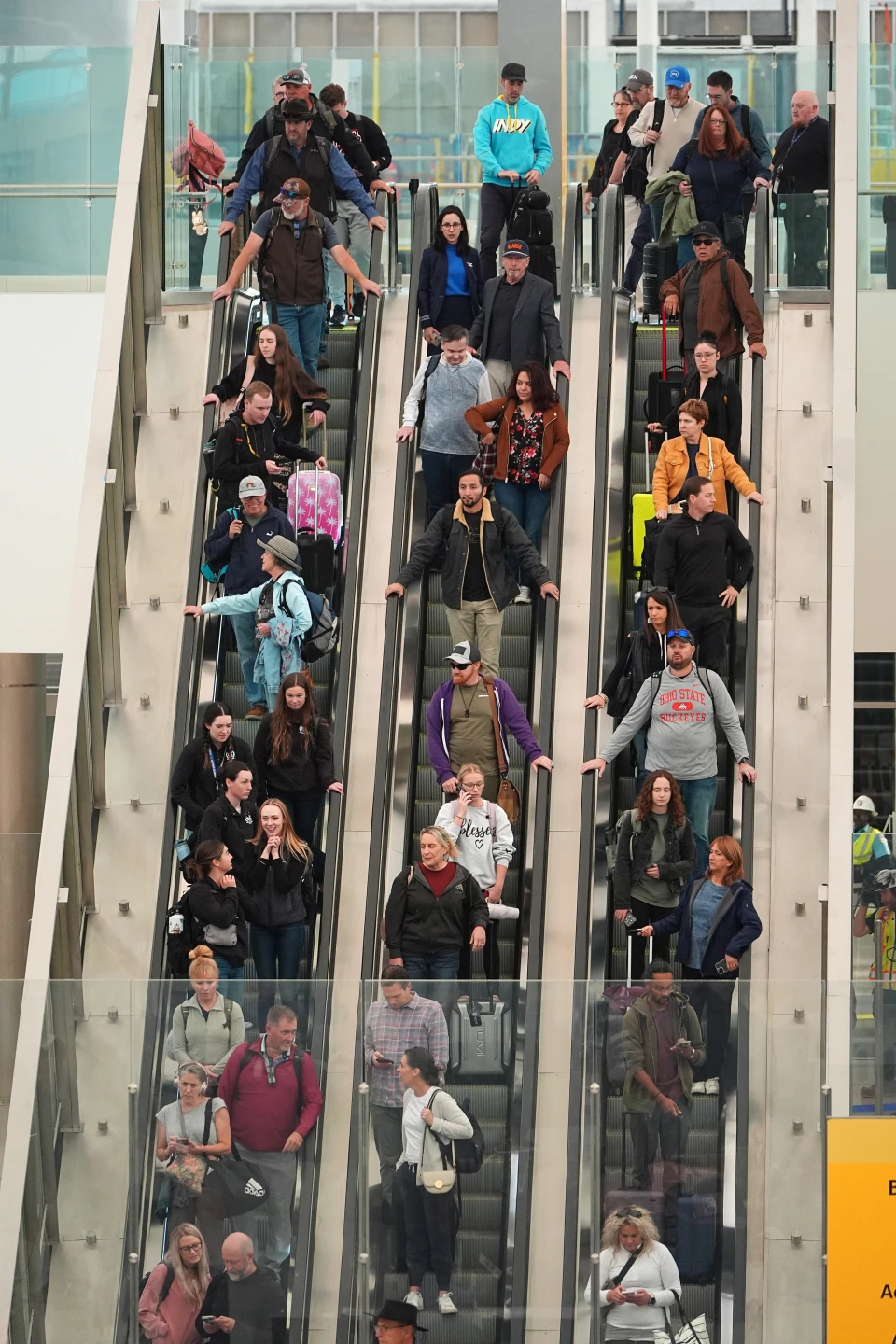 Air Travel Disruptions Soar Ahead of Thanksgiving Due to Government Shutdown