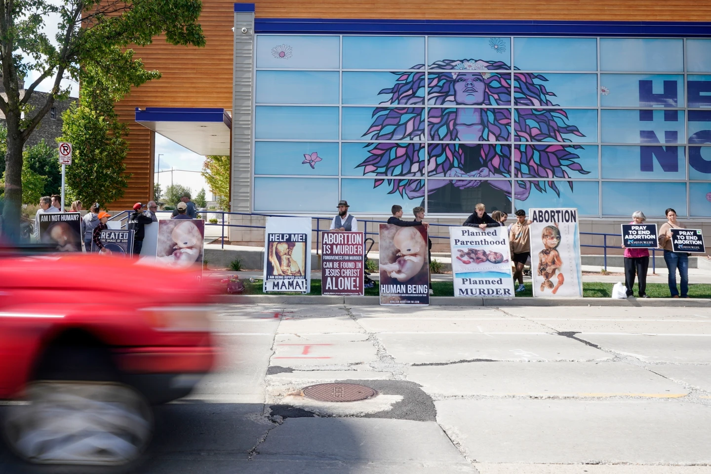Planned Parenthood of Wisconsin Resumes Abortion Services After Funding Shift