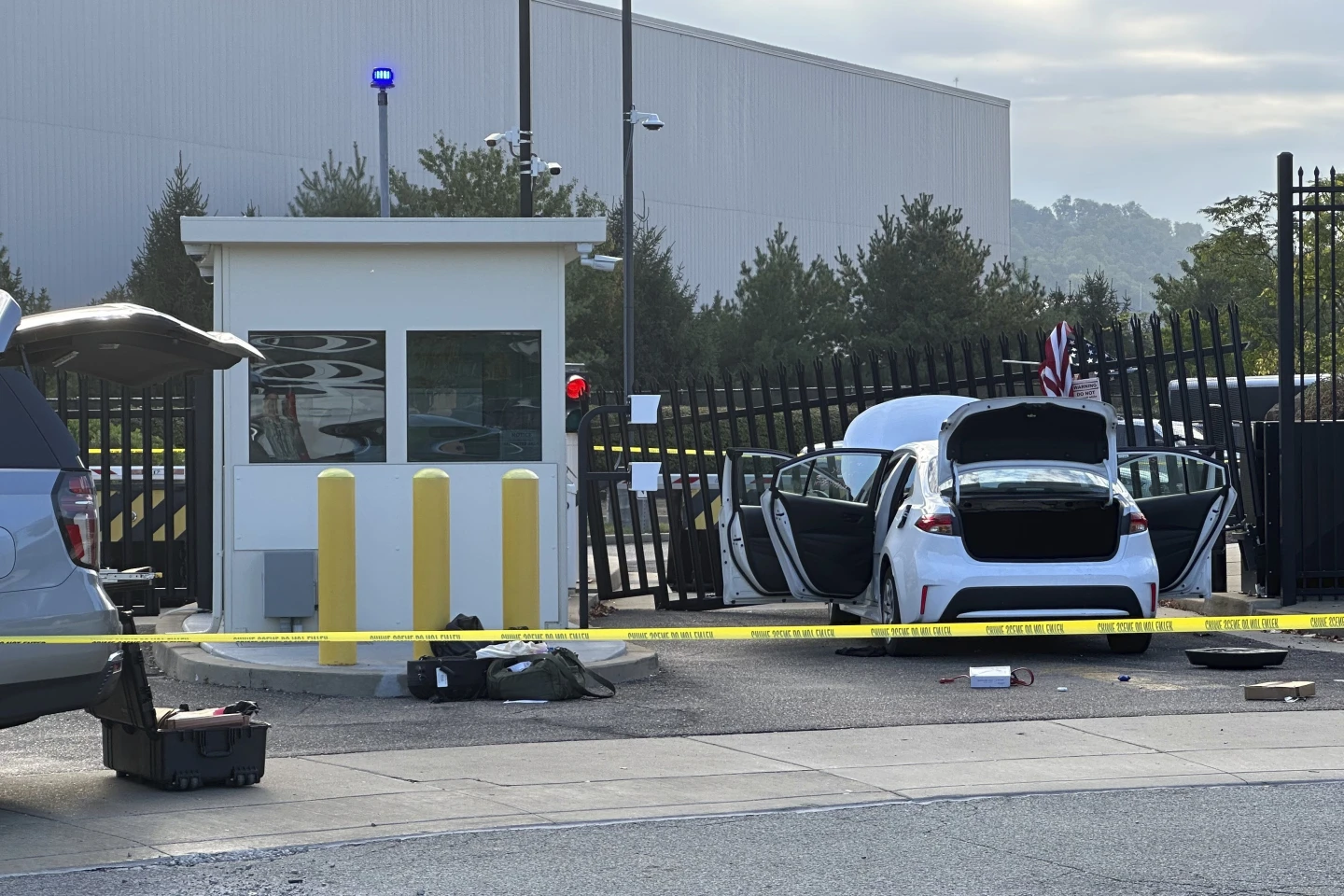 Pittsburgh Man Crashes Car into FBI Security Gate, Makes Political Statement