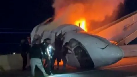 Texas Motorway Jet Crash: Bystanders Rescue Survivors, Investigation Underway