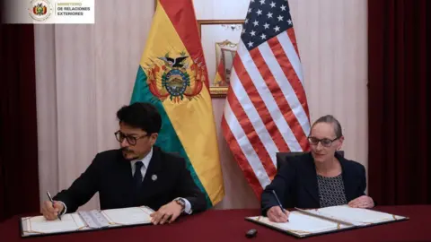 Bolivia and U.S. Sign $20 million Deal to Bolster Drug‑Trafficking Fight