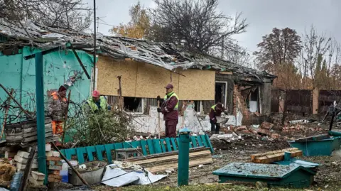 Trump's Attempts to Broker Peace: Breakthrough in Gaza, Setbacks with Putin over Ukraine