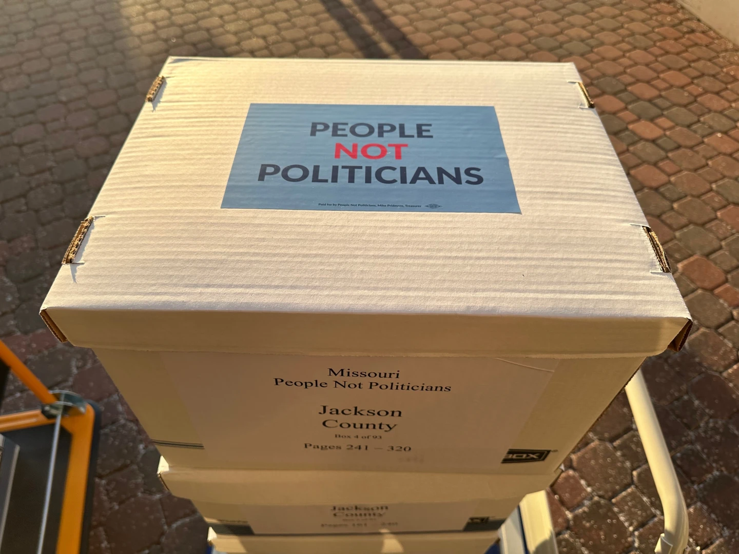 Missouri Opposition Delivers Over 300,000 Signatures for Redistricting Referendum