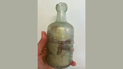 Decade-Old WWI Messages in a Bottle Unearthed on Australian Shore