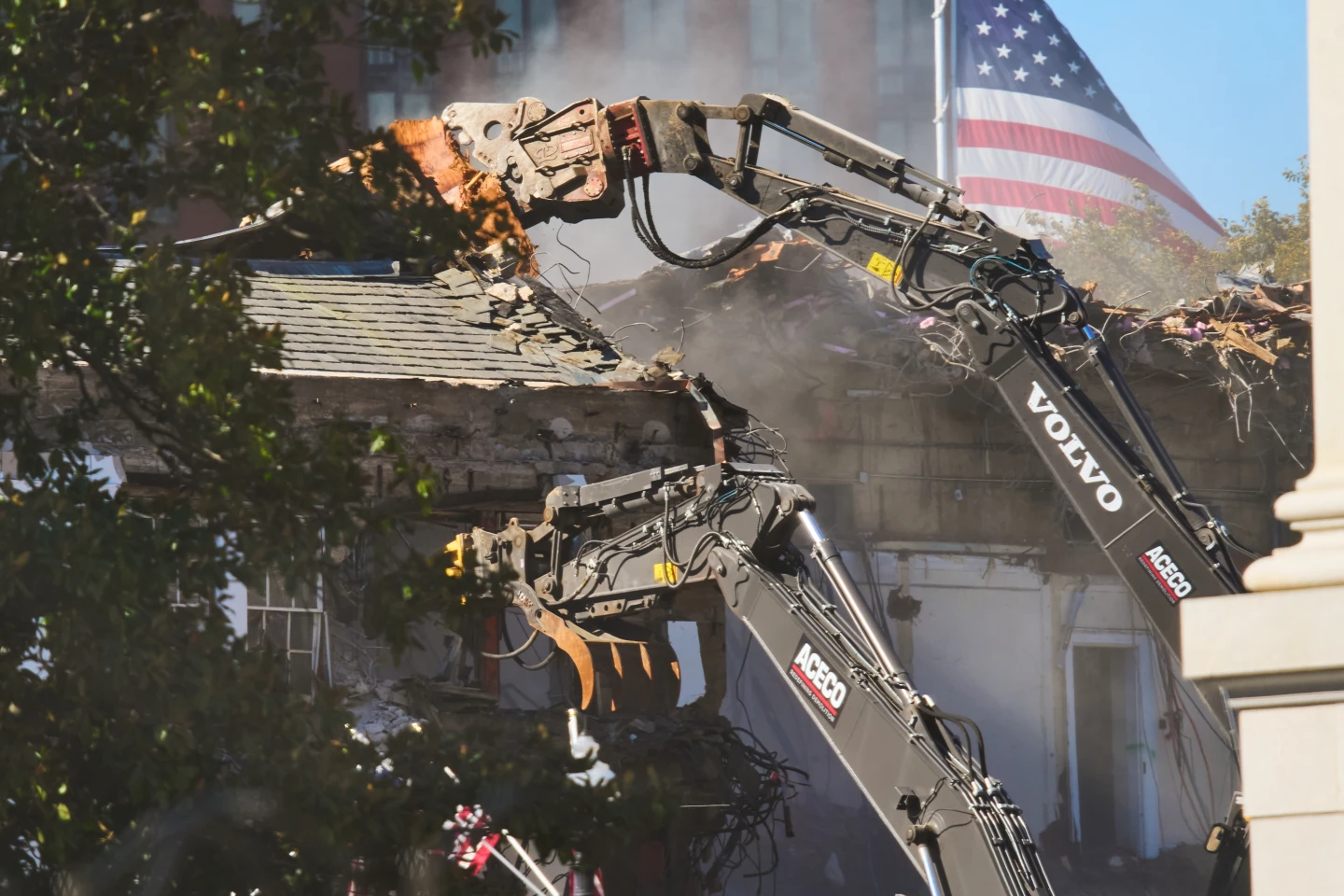 Trump Begins Construction of a $250 Million Ballroom at the White House