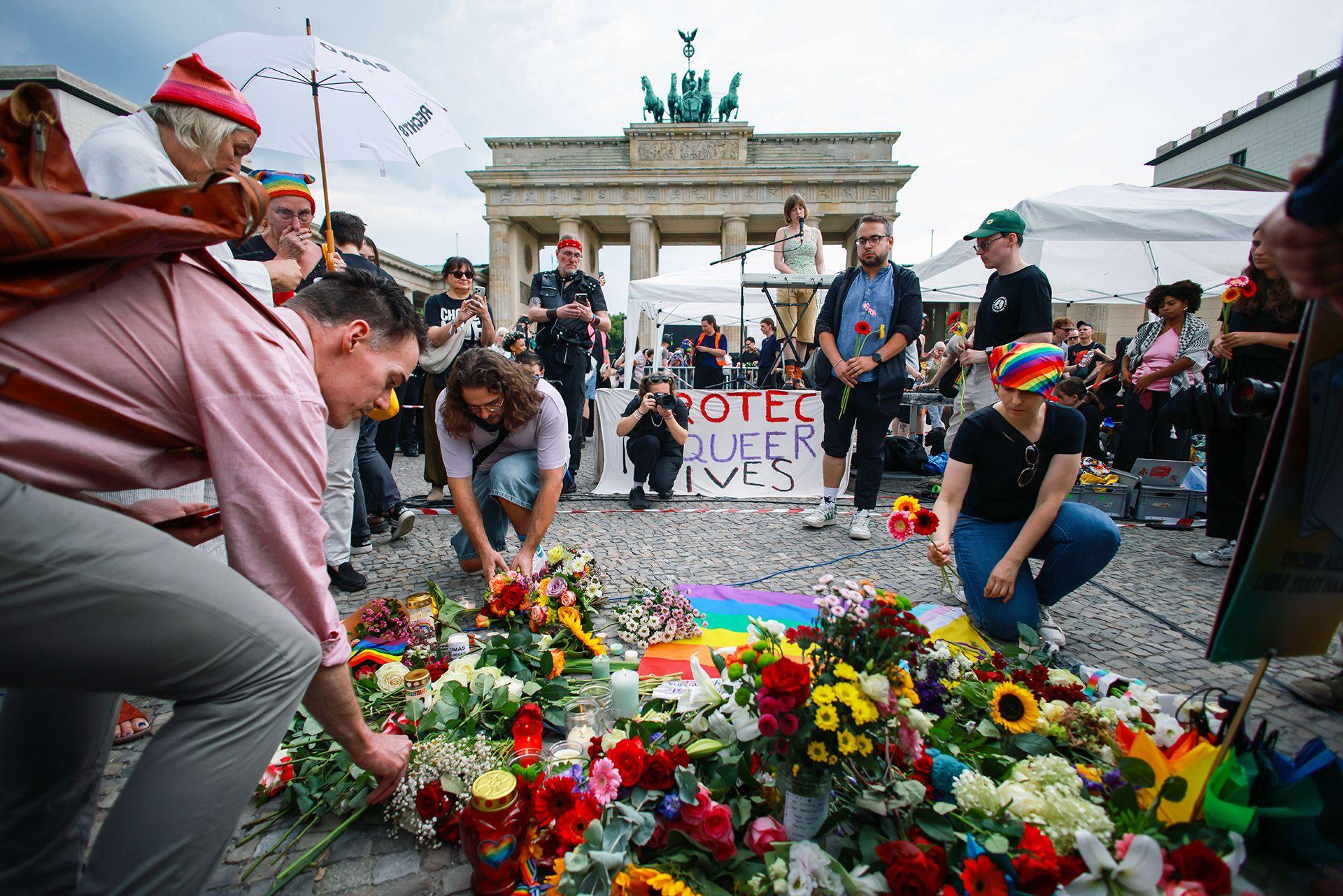 Berlin Pride attacker shot dead by police after vehicle ramming