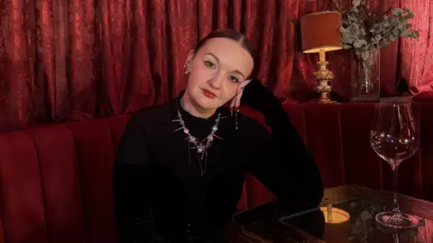 Loneliness Amid Conflict: The Impact of War on Dating and Family Planning in Ukraine