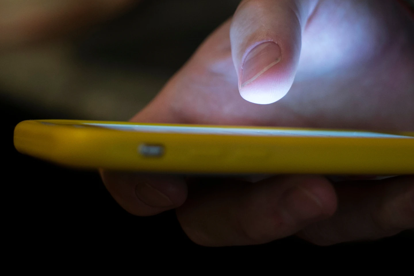 The Revealing Language of Texts: Unmasking Public Figures