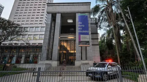 Masked Thieves Steal Matisse Artworks from São Paulo Library
