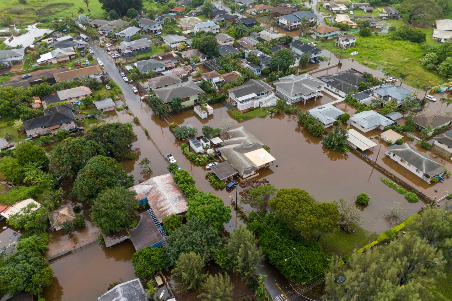 Severe Flooding Hits Oahu, Hawaii as Aging Dam Threatens to Fail