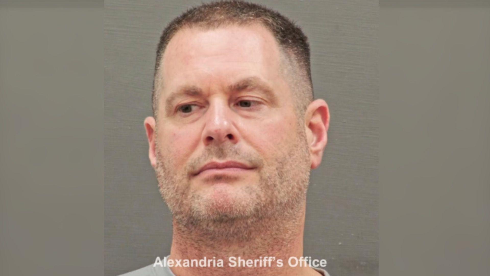 Former CIA Officer Pleads Guilty in $200 Million Gold‑Bar Scam