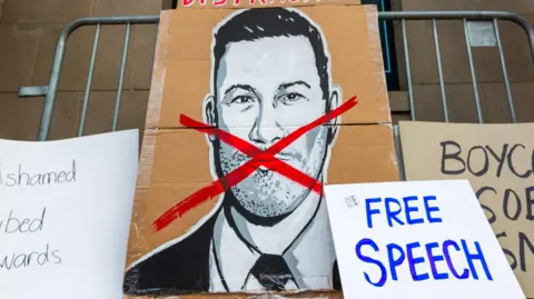 Late-Night Hosts Unite in Support of Kimmel Amid Trump’s Media Threats