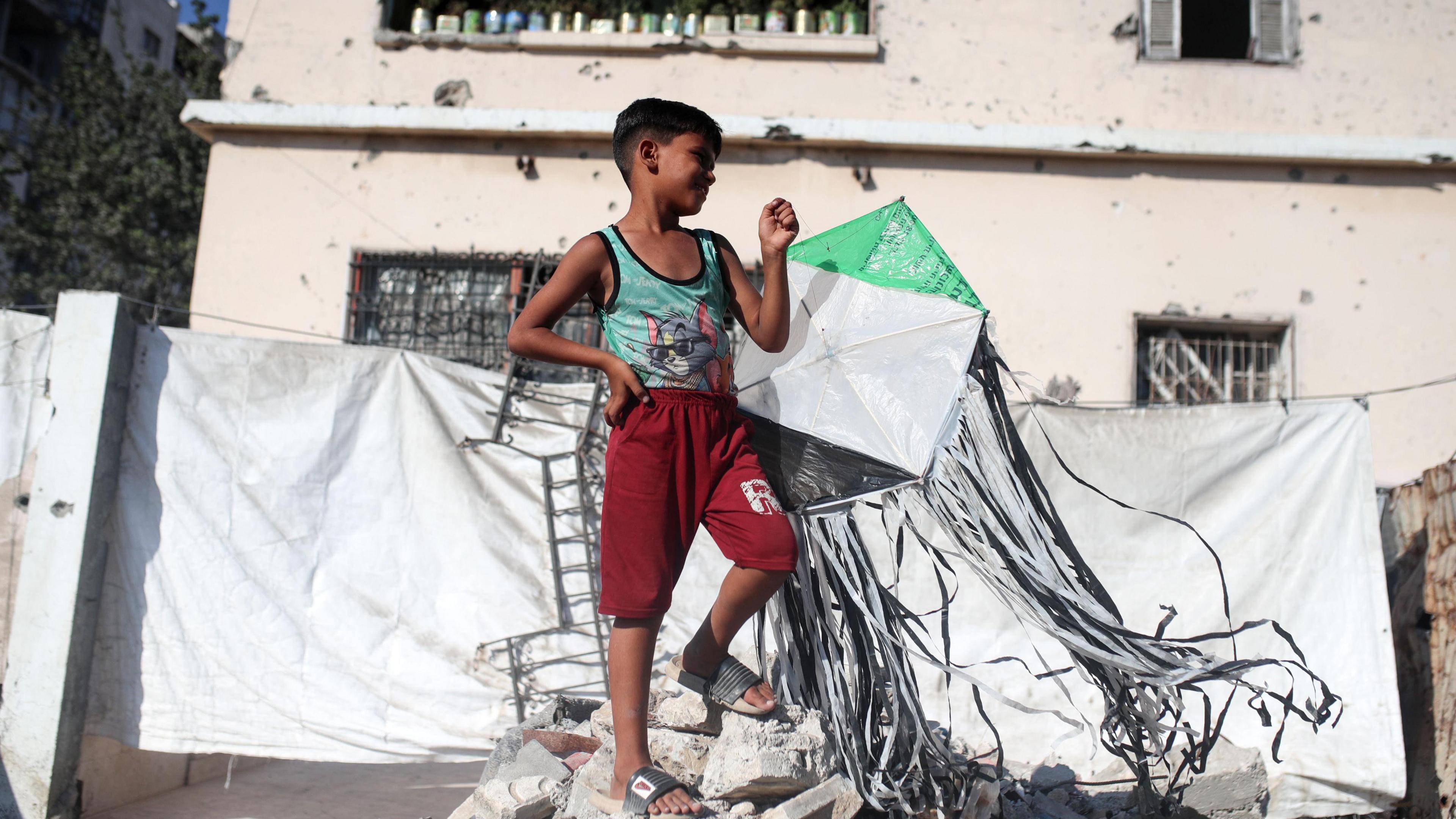 Israel Threatens Forceful Response After Kites Found Near Gaza Border