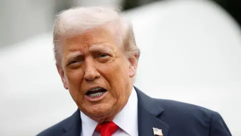 Trump Engages in Tense Exchange with Australian Journalist Over Business Ethics
