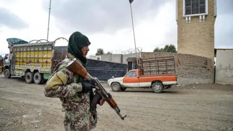 Taliban Launches Retaliatory Attacks on Pakistan Amid Escalating Tensions