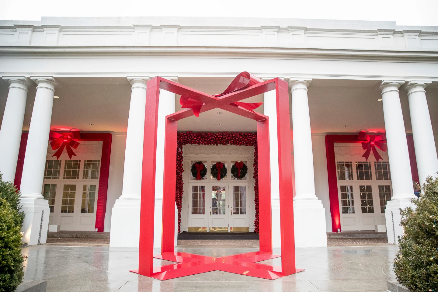End of an Era: The East Wing of the White House Demolished for Trump’s Ballroom Ambitions