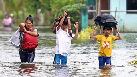 Philippines Faces New Typhoon Amid Recovery from Previous Storm Disaster