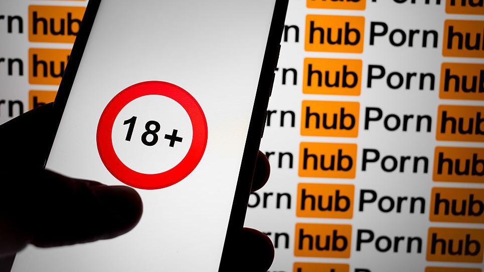 Pornhub Returns to Australia, Locked to Age‑Verified Apple Users