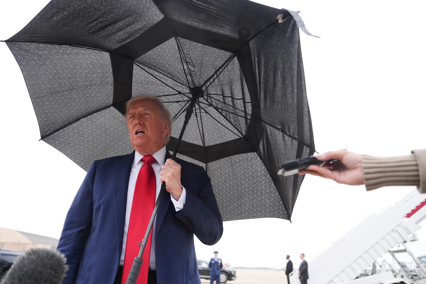 Trump Warns Russia Amid Ongoing Ukraine Conflict: Long-Range Missiles Could Be On the Table