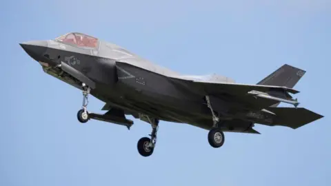 Trump Pressures Turkey to Halt Russian Oil Imports During F-35 Discussions