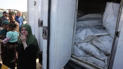 Gaza Doctors Face Difficulties in Investigating Signs of Torture on Returned Bodies